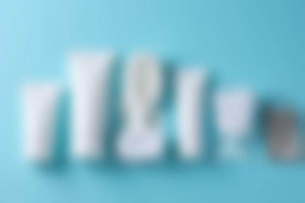 牙齿美白全指南：告别黄牙，有效的方法都在这里