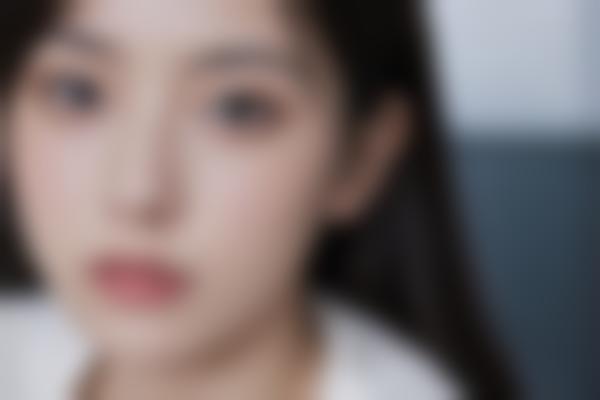 2、自然款五官塑造
